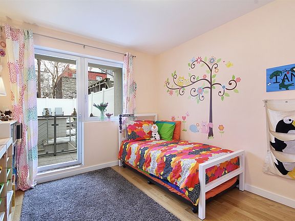 5th image of 322 12th St #1