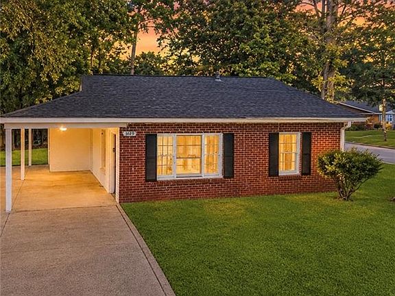 3rd image of 1619 Wormeley Dr