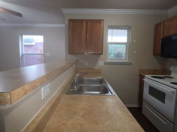 5th image of 1249 Village Garden Dr