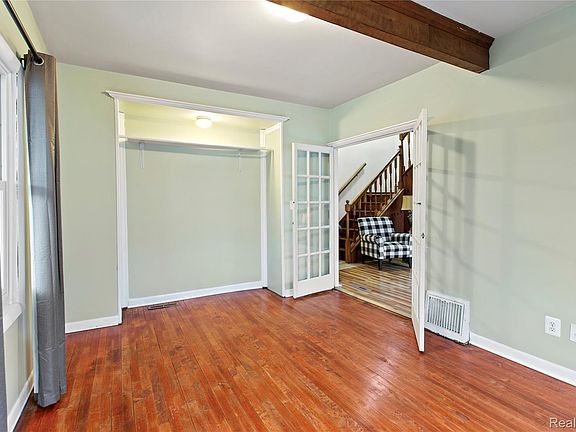 5th image of 225 W Ridge St