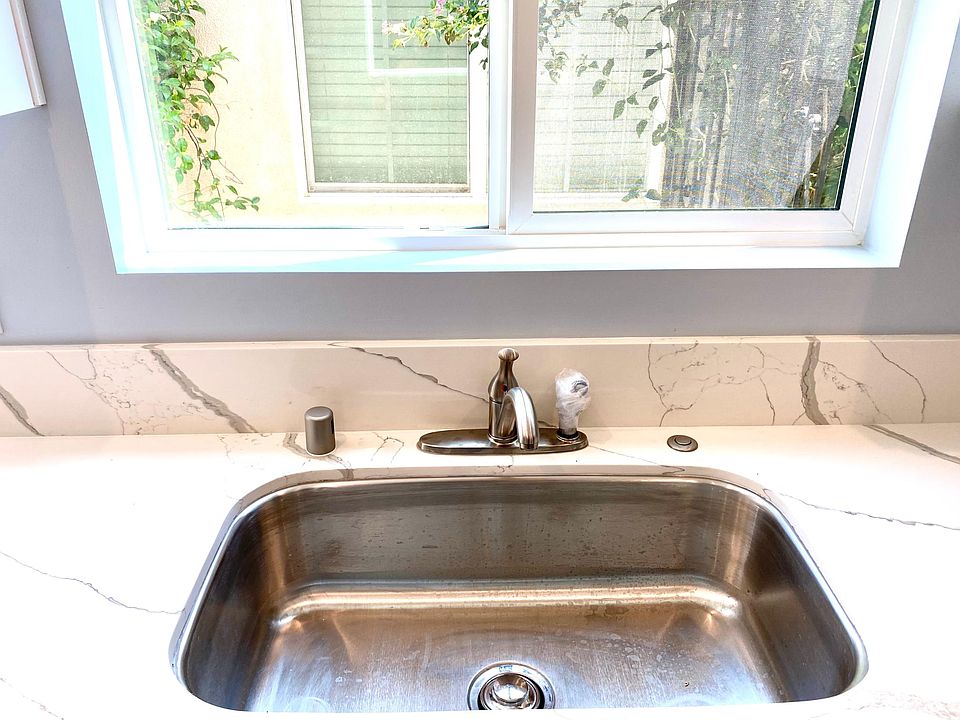 Deep sink with sink disposal