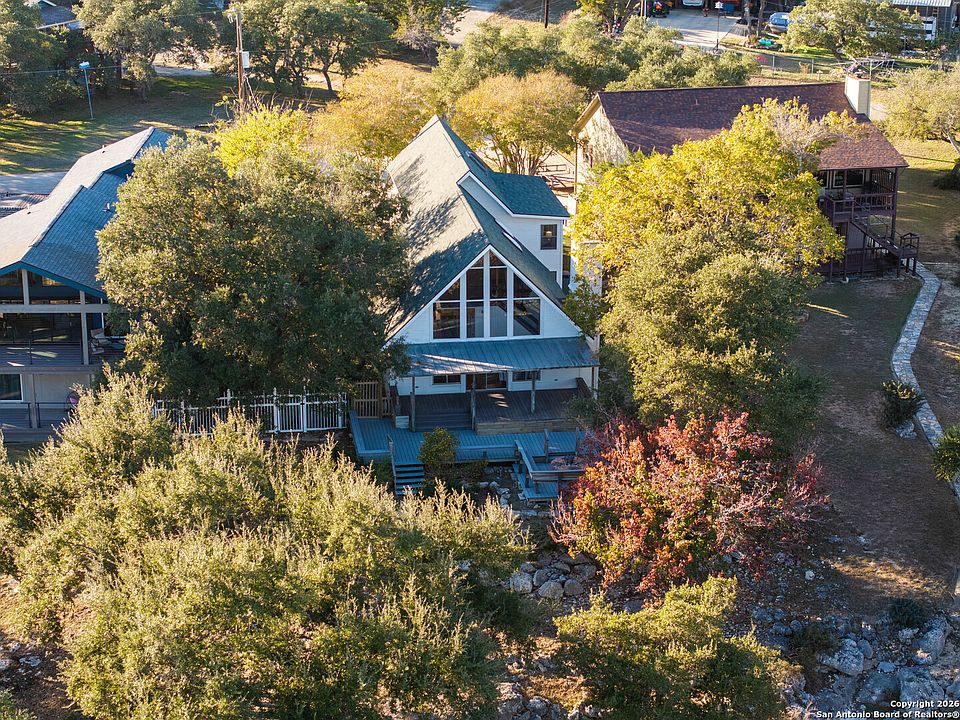 1st image of 884 Lakebreeze