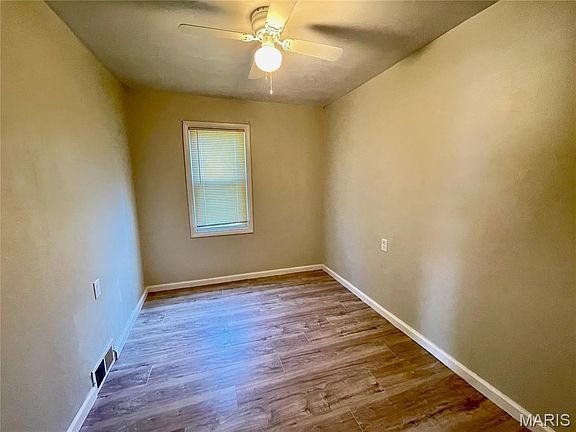 5th image of 466 Bluff Dr