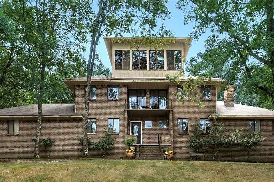 1st image of 15 Hearthside Dr