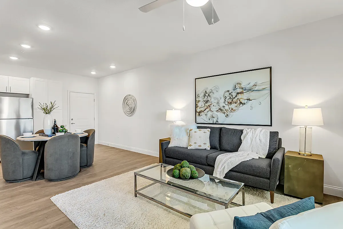 Building Photo - Grand Oak Apartments
