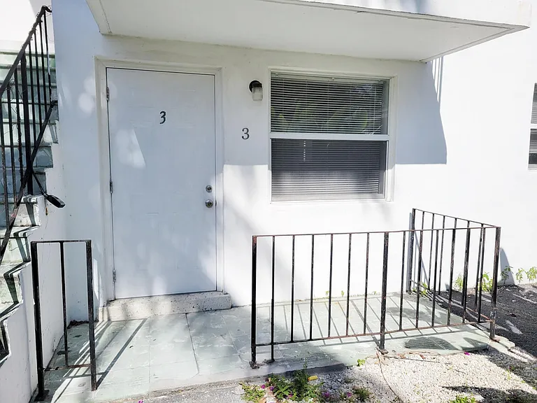 8315 NE Miami Ct #3 — Photo 9