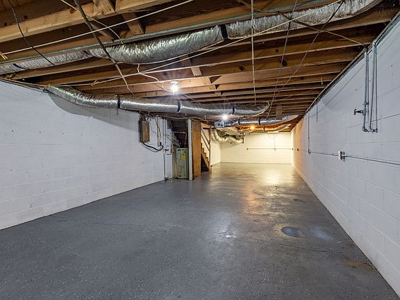 5th image of 225 Vreeland St #1