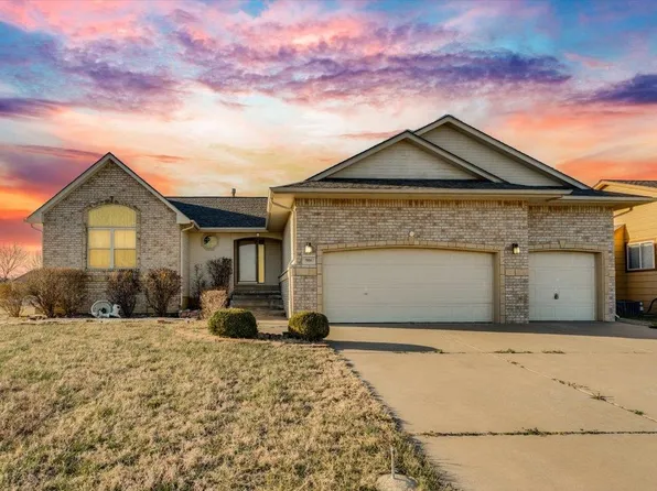 906 S Glenmoor Ct, Wichita, KS 67207