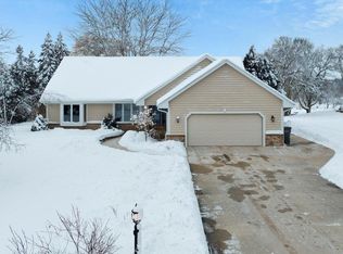 W200S8559 Woods Rd, Muskego, WI 53150