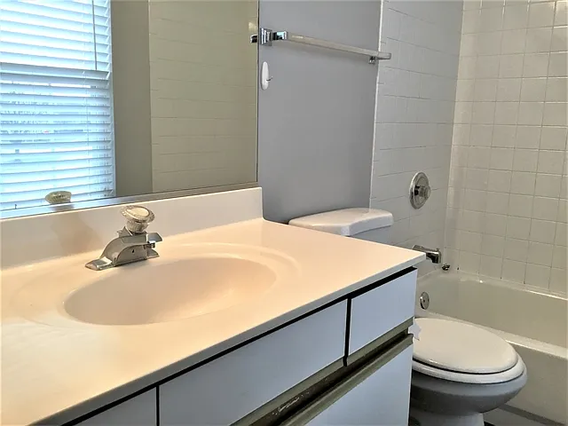 2415 Sisters Ct — Photo 9