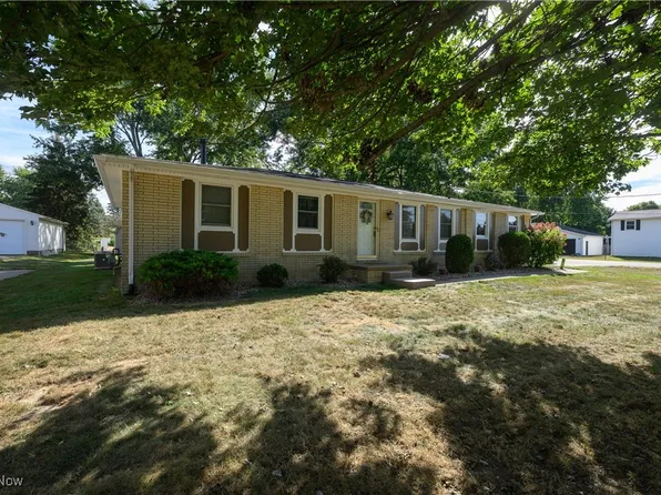 3620 Cain St NW, North Canton, OH 44720