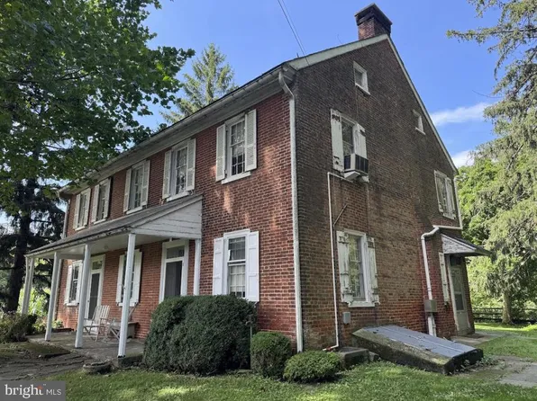 62 Londonvale Rd, Gordonville, PA 17529