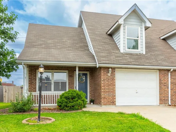 1421 Ash Ct, Eudora, KS 66025