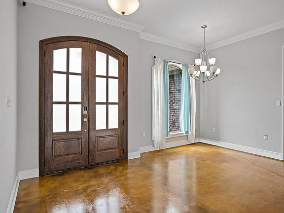 4th image of 19 Highland Village Dr