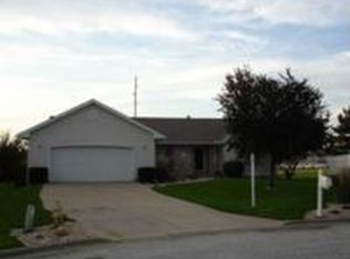 5 Northfield Ct, East Peoria, IL 61611