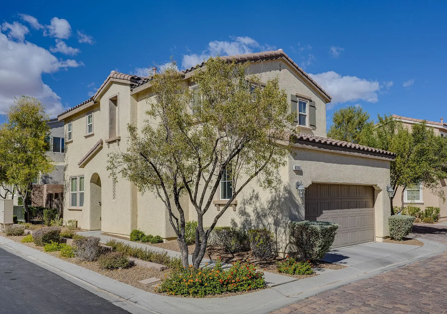 Bright & Welcoming 3-Bedroom Home in the Heart of 89113 — Photo 3