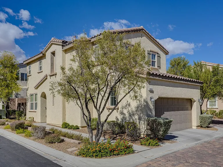 8356 Creek Canyon Ave — Photo 3