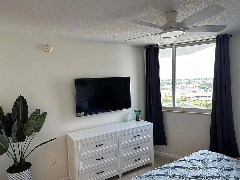 1551 N Flagler Dr #1106 — Photo 15