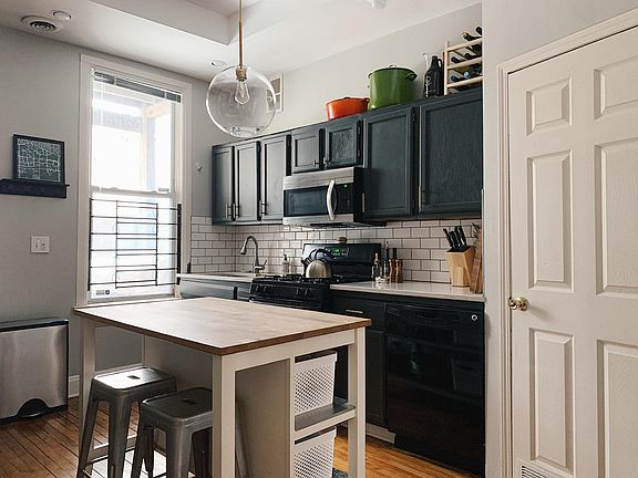 3rd image of 2013 W Wabansia Ave APT 1