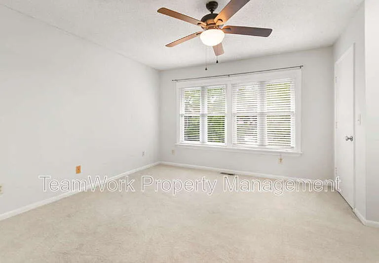 1161 Shadow Lake Cir #E — Photo 27