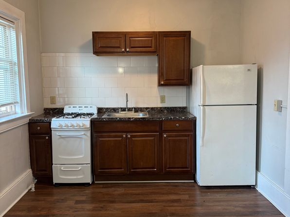 185 Alexander St APT 205