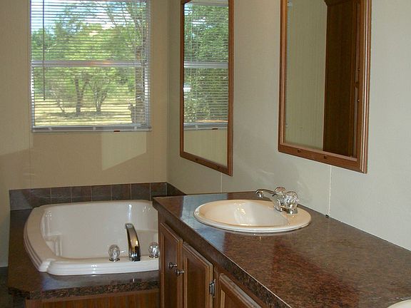 4th image of 510 County Road 3821