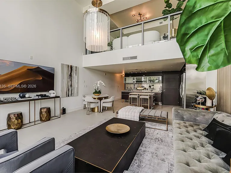 6000 Collins Ave #523 — Photo 7