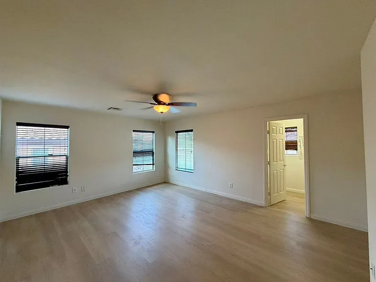 11183 Ranch Valley St — Photo 8