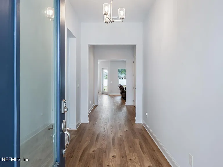 281 Pine Grove Point — Photo 3