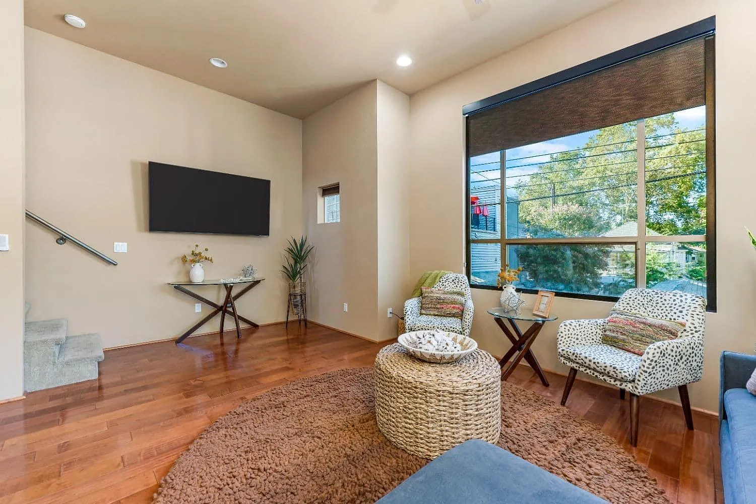 2 bed, 1399 sqft, $3,100 — Photo 2