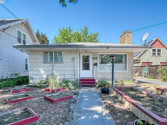 2nd image of 113 SE 7th St
