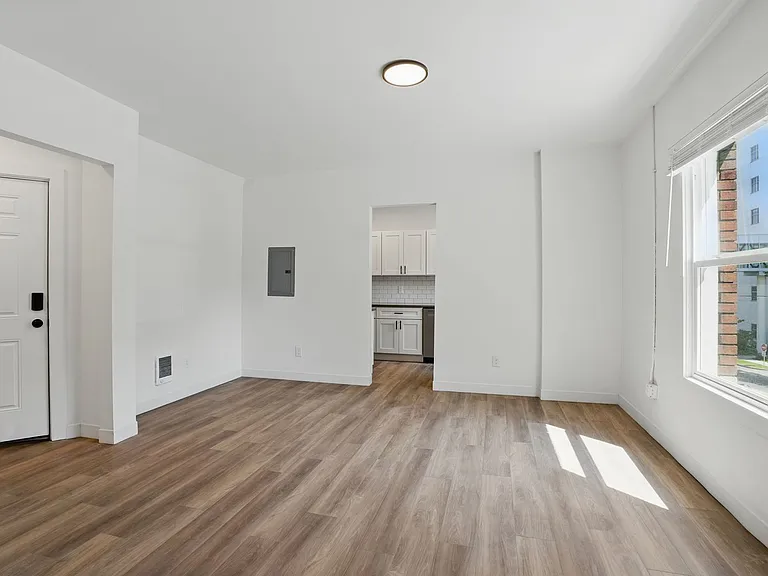Cambridge Court Apartments — Photo 18