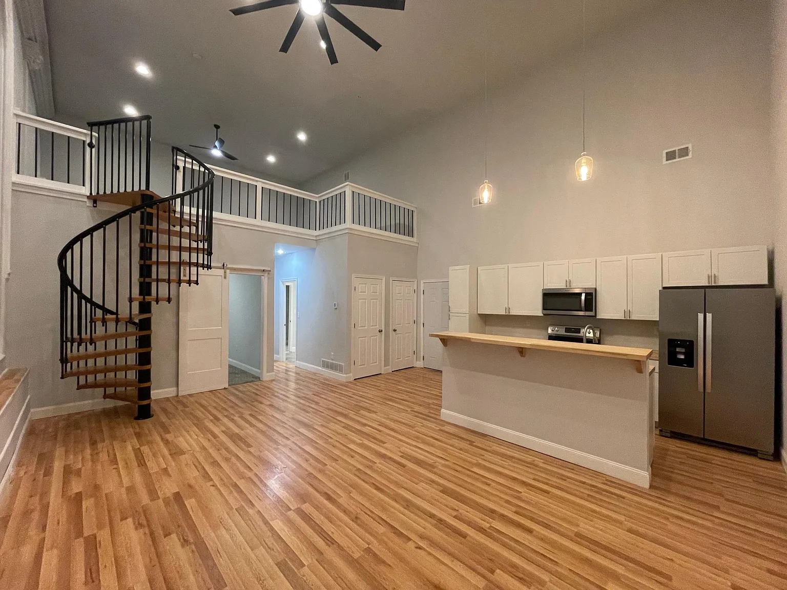 217 N Centre St — Photo 1