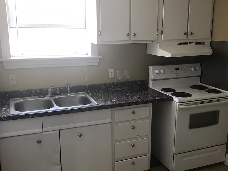 1115 Main St #D — Photo 7