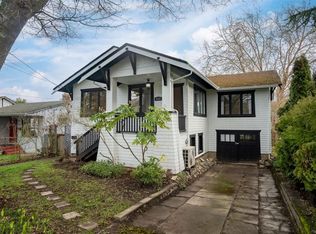 3107 Balfour Ave, Victoria, BC V9A 1R9