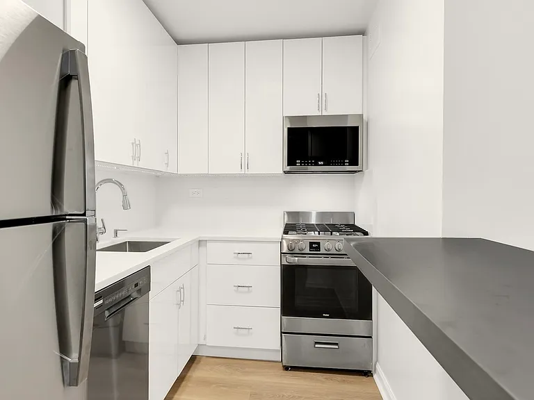215 W 95th St #10P — Photo 6