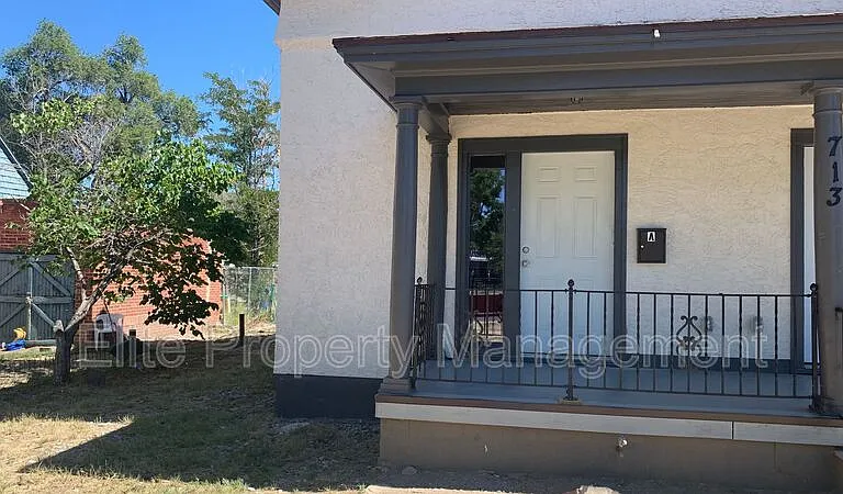 713 W Abriendo Ave #A — Photo 2
