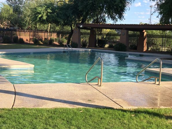 11880 W Kinderman Dr