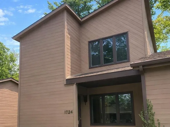 1724 Earthstone Dr, Valparaiso, IN 46383