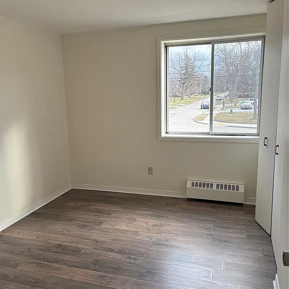 6490 Wyandotte St E #201 — Photo 9