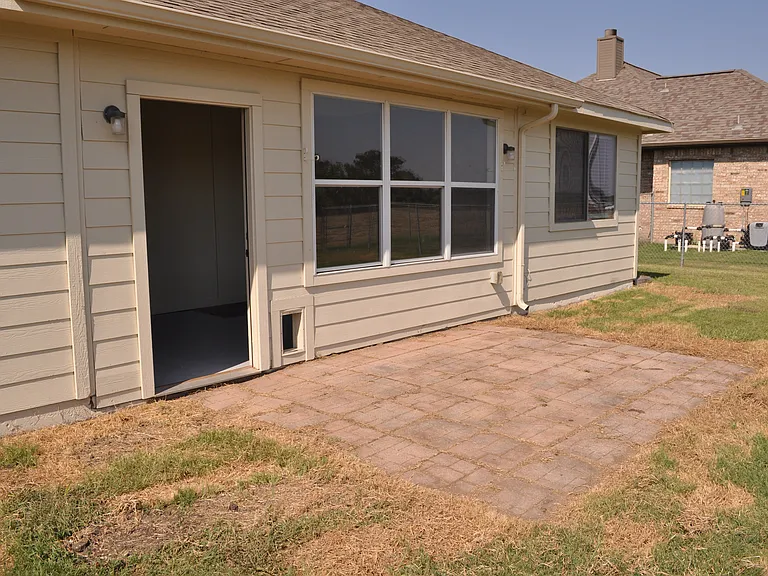 705 Katy Ln — Photo 8