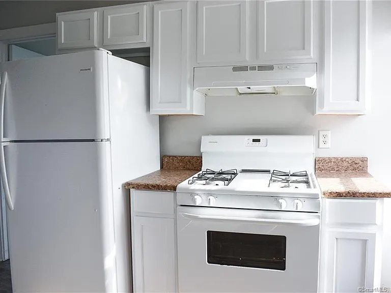 175 Humphrey St #5 — Photo 9