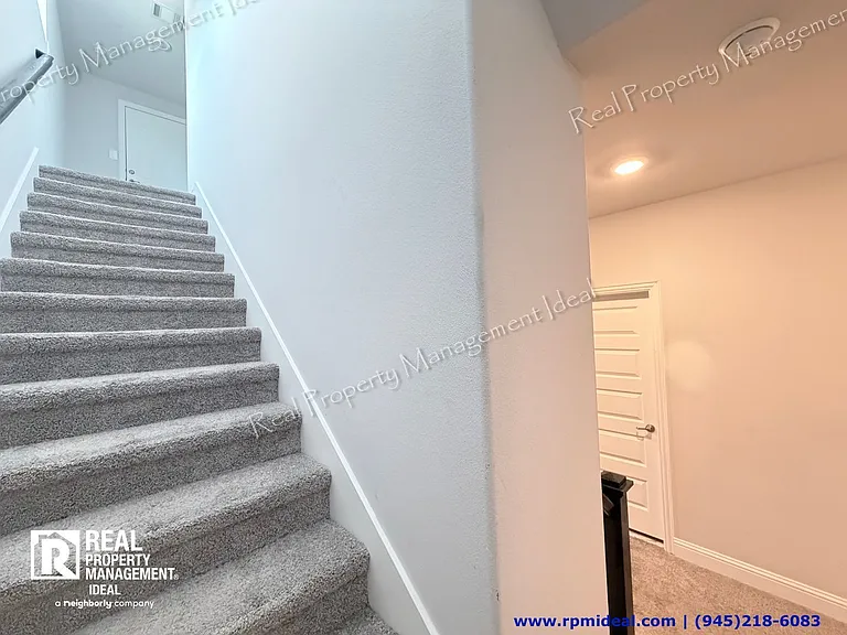 2130 Argolis Dr — Photo 26