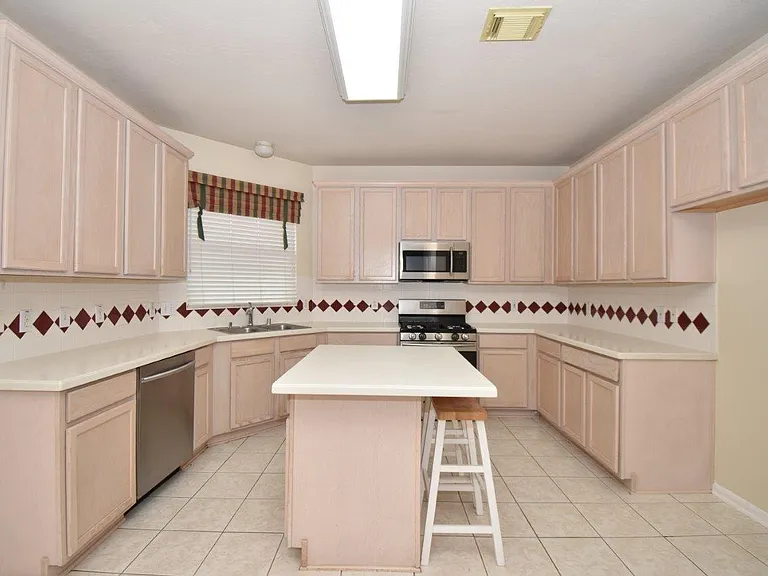 3810 Buckley Ln — Photo 4