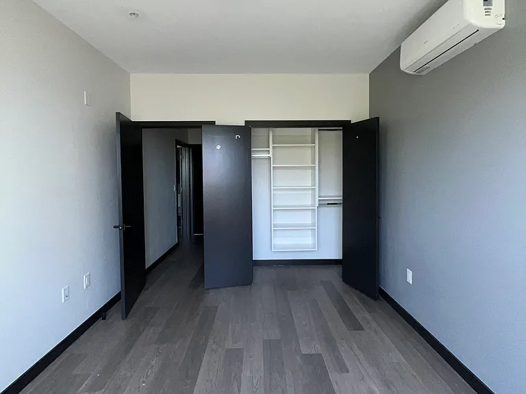 130-132 Mallory Ave #406 — Photo 6