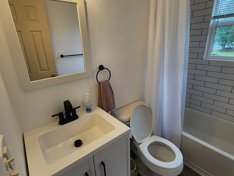 332 N River Rd — Photo 21