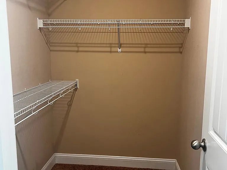 829 Shelton Cir — Photo 12