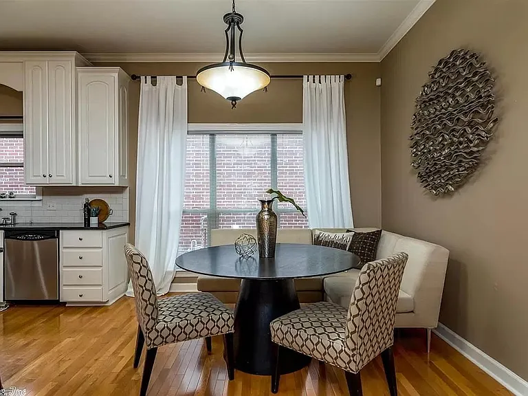 20 Bristol Ct — Photo 11