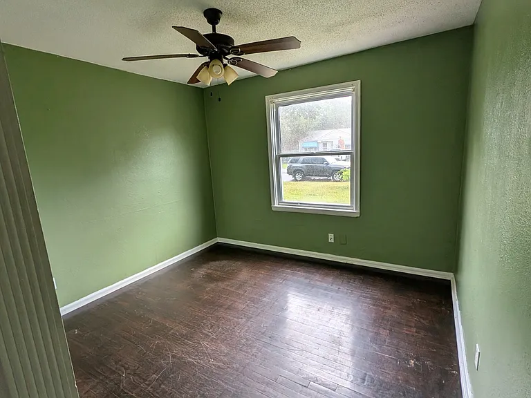 408 Gibbs Rd — Photo 6