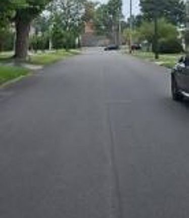 Exterior Neighborhood (street photo)